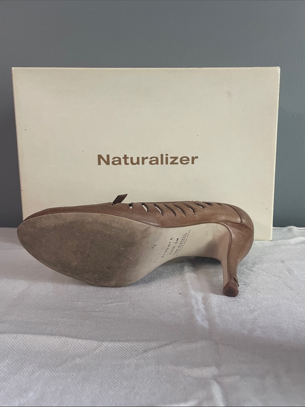 Naturalizer Brown Cutout Leather Heels - Picture 6 of 9